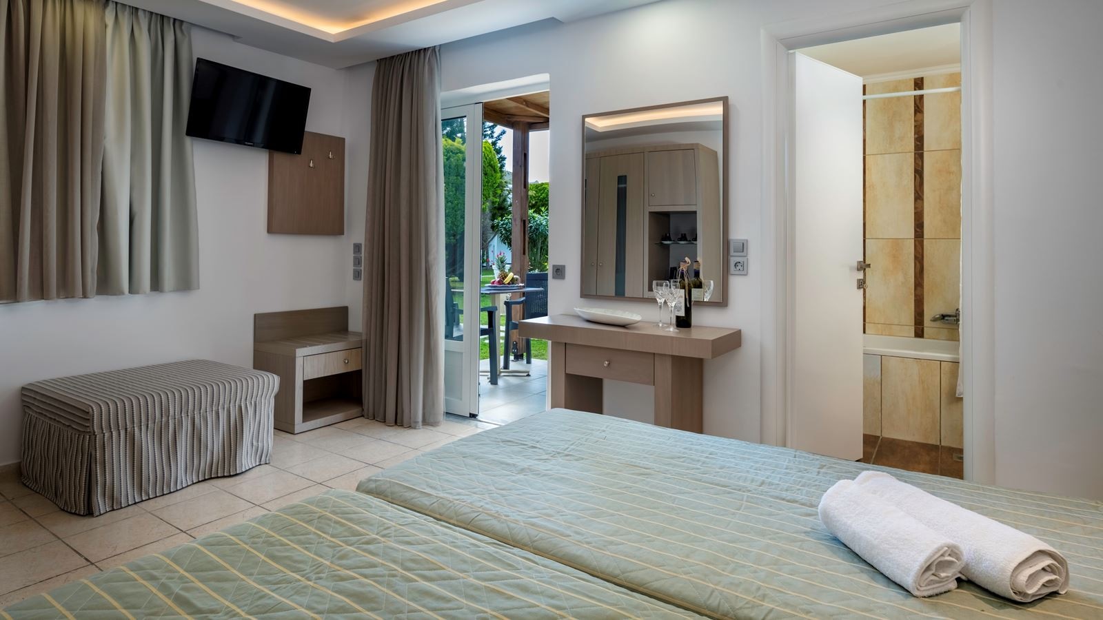 rooms-bungalow-standard-double-gardenview-balcony-or-terrace