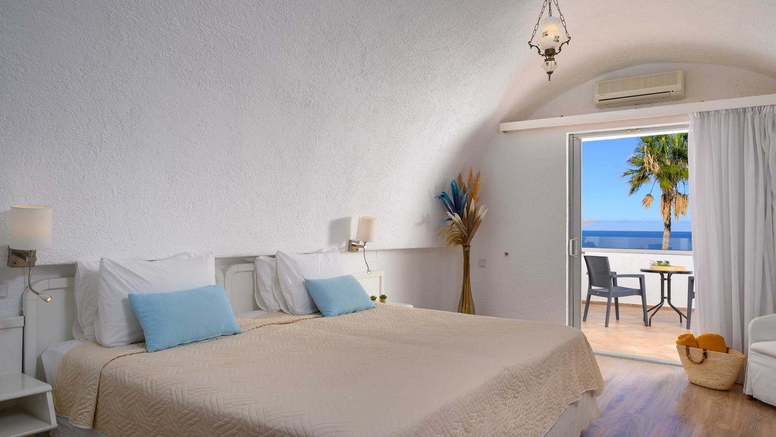 rooms-room-double-seaview-balcony-or-terrace