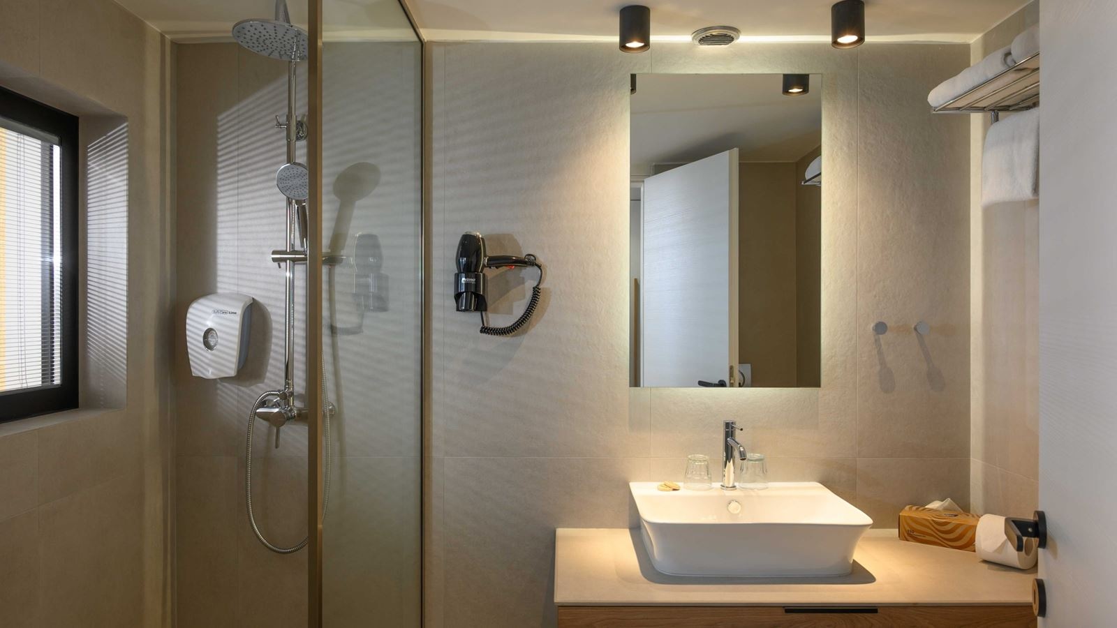 rooms-superior-double-room-seaview-balcony-or-terrace