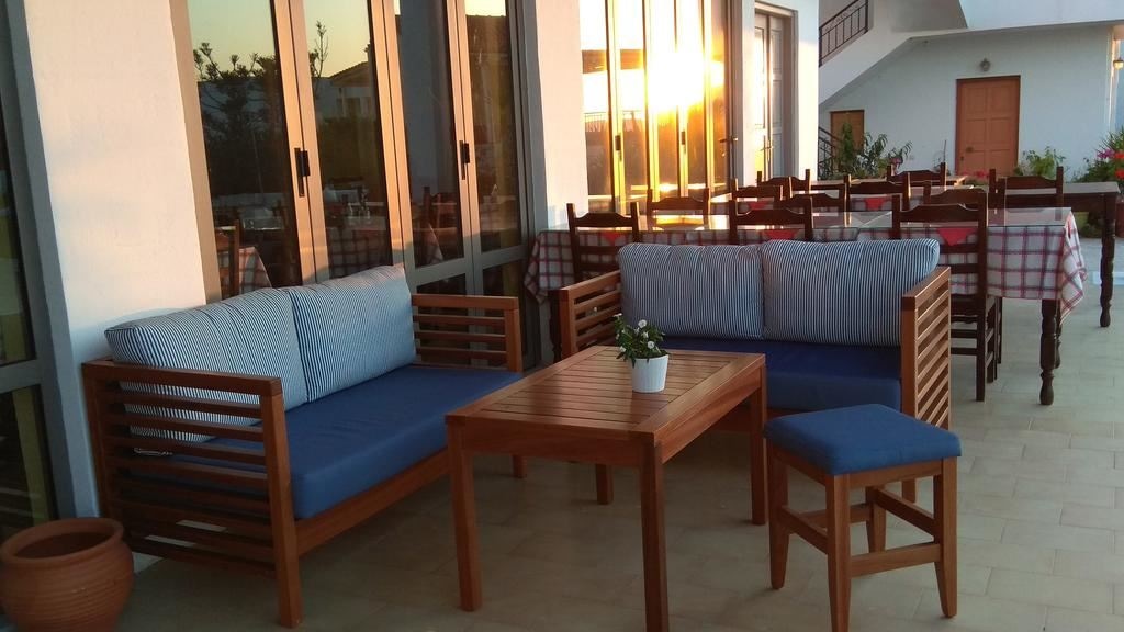 restaurants-neon-breakfast