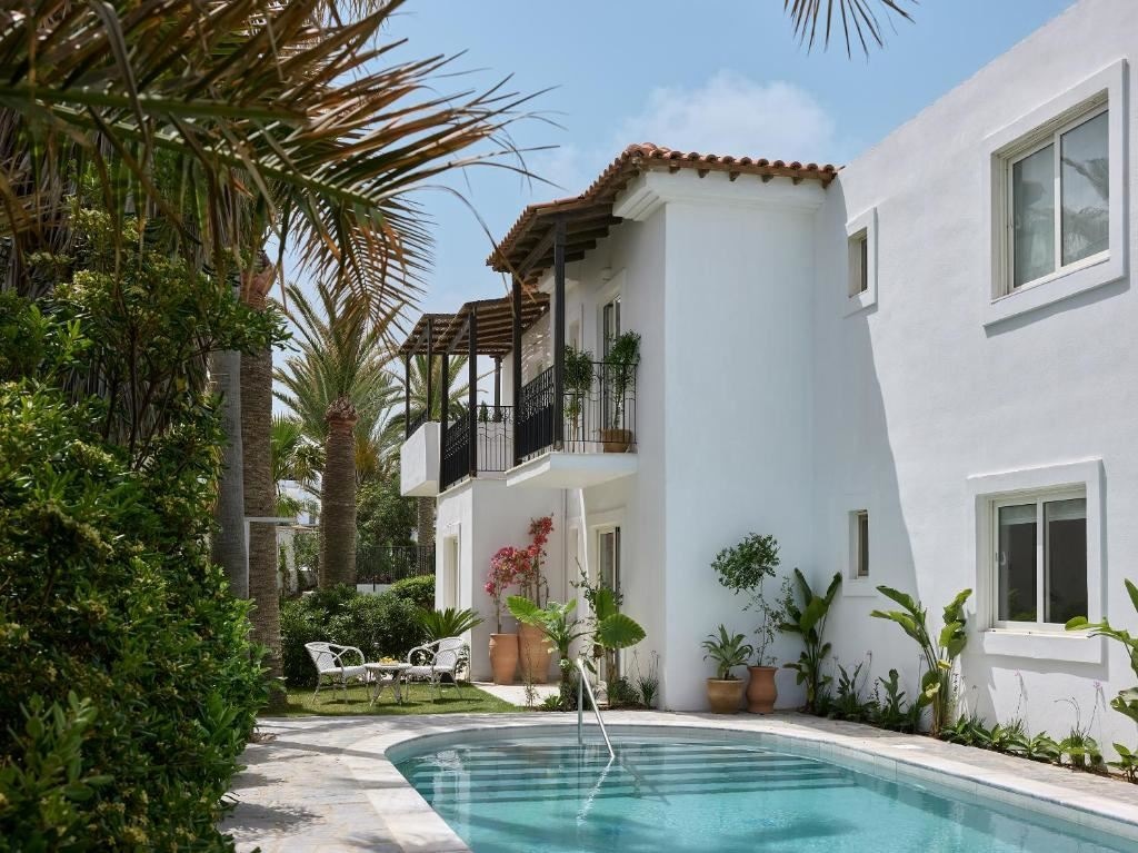 rooms-3-bedroom-beach-villa-private-pool