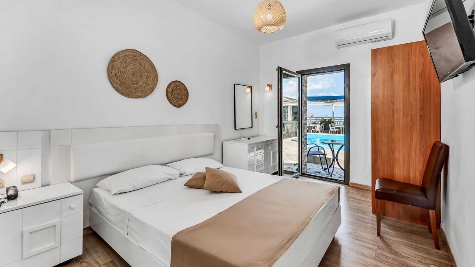 rooms-room-double-sea-view