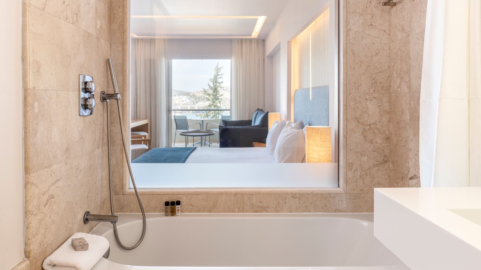 rooms-junior-suite-sea-view