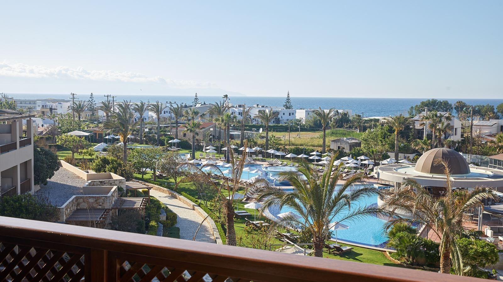 rooms-room-double-poolview