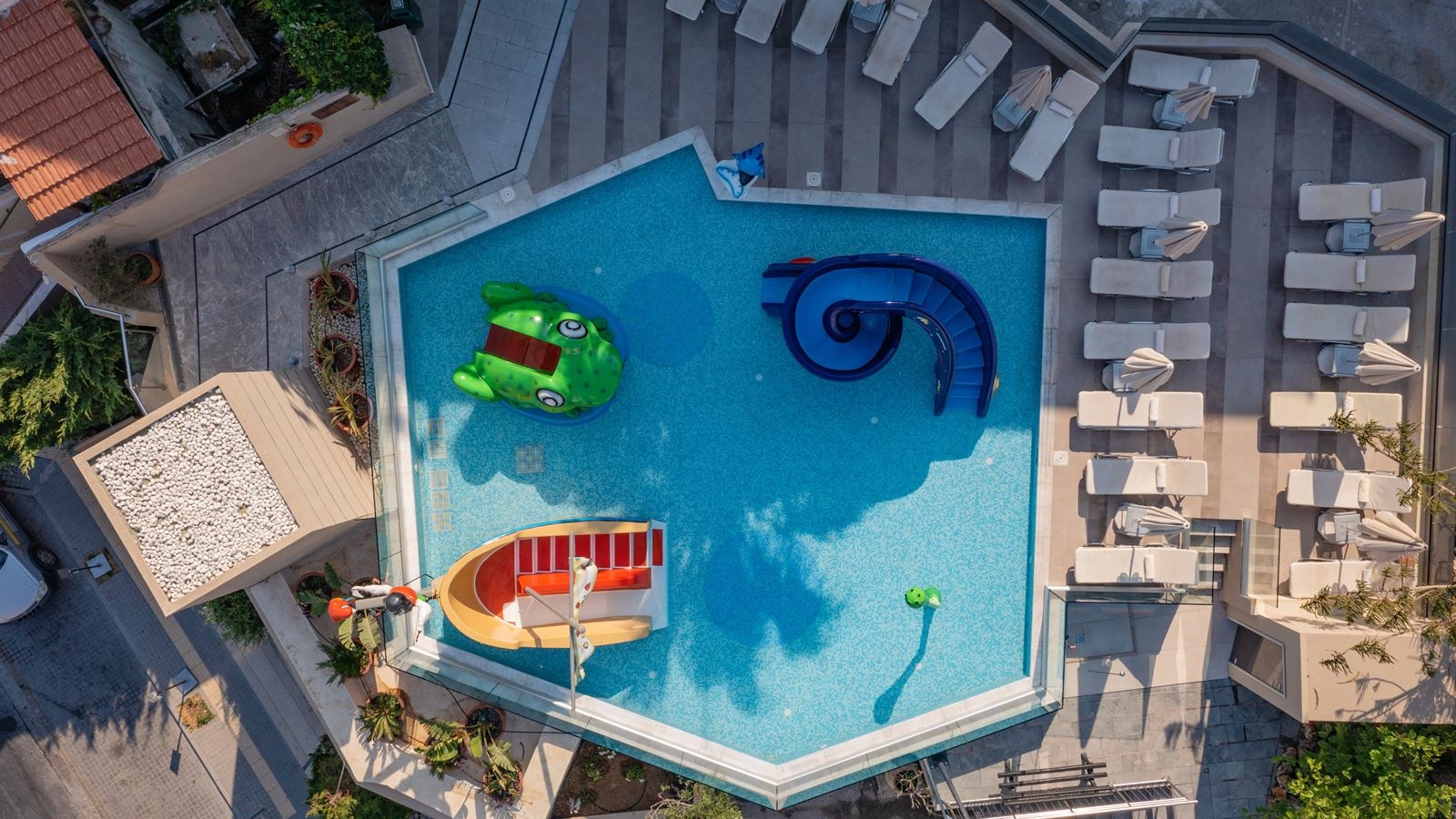 pools-outdoor-childrens-pool