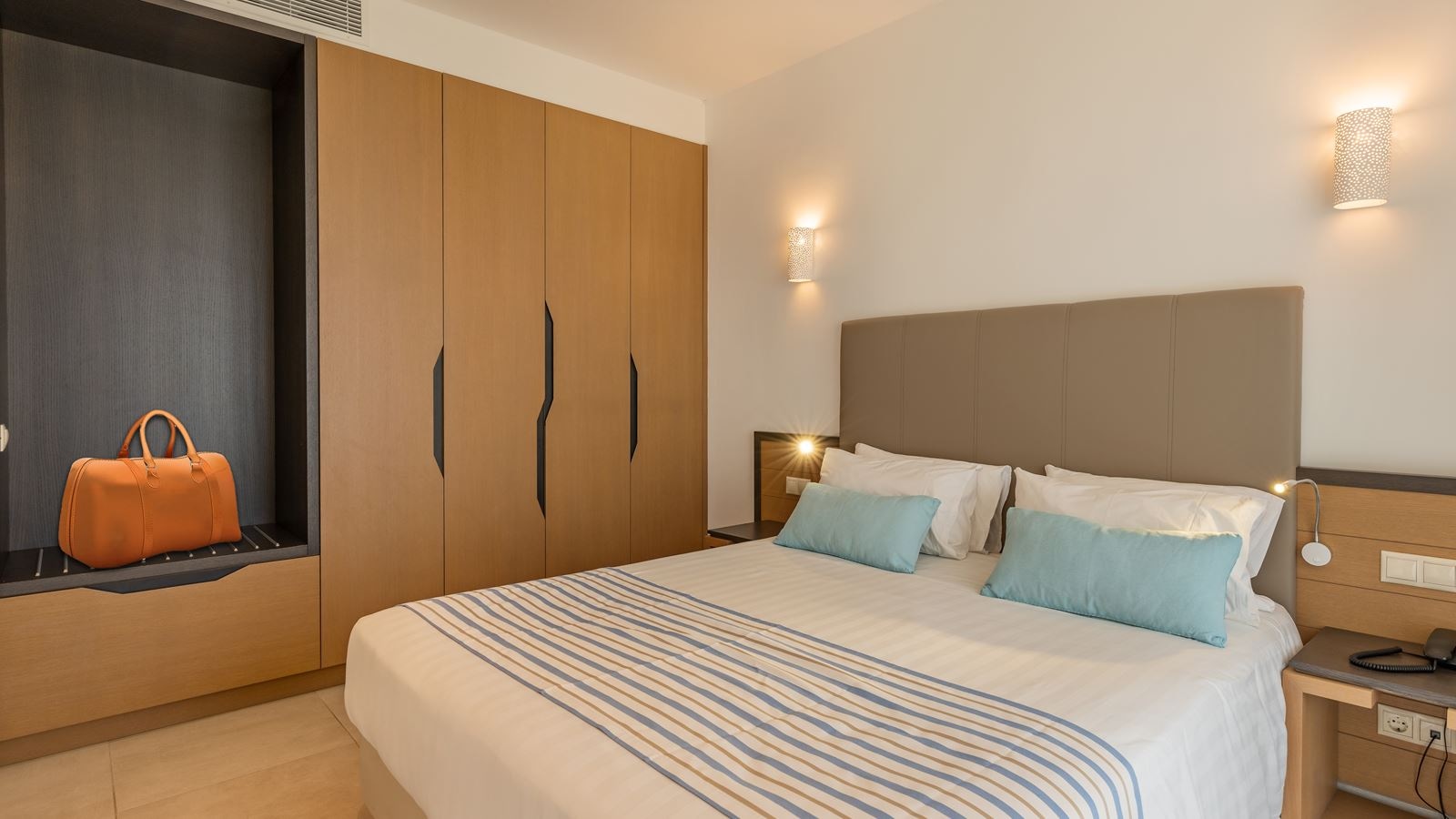 rooms-1-bedroom-suite