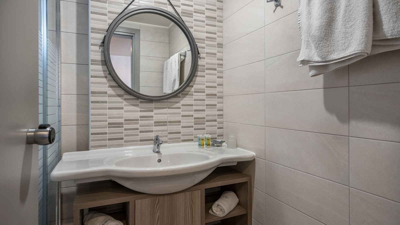 rooms-icarus-family-suite