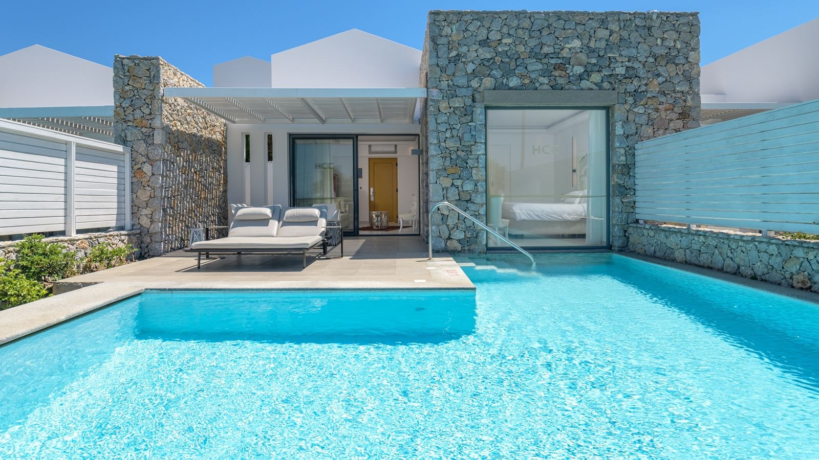 rooms-diamond-suite-with-private-pool