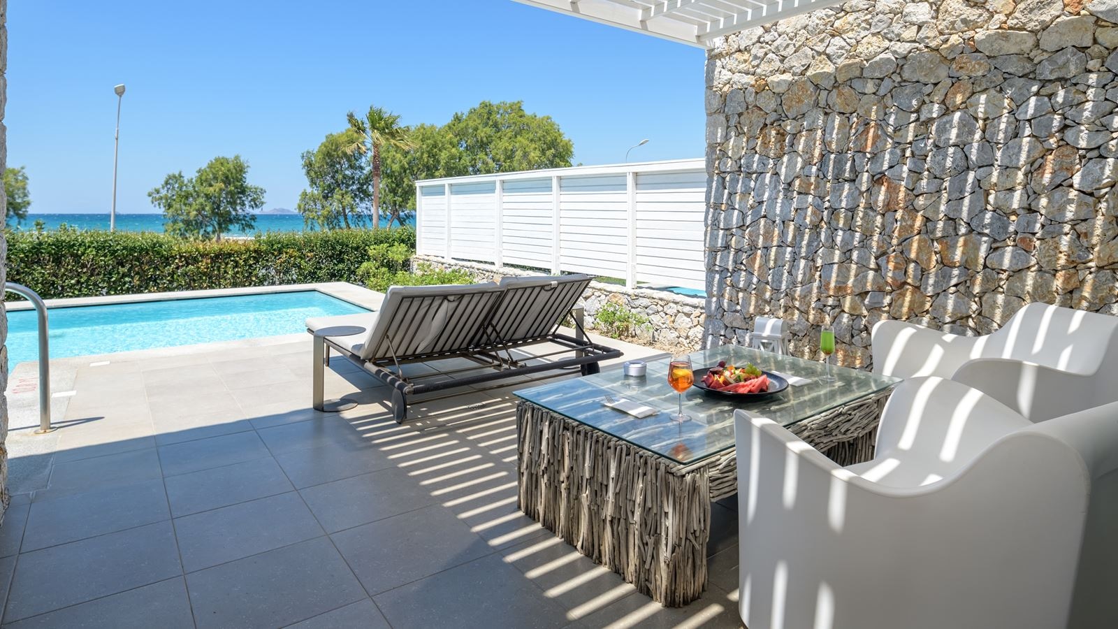 rooms-diamond-suite-with-private-pool