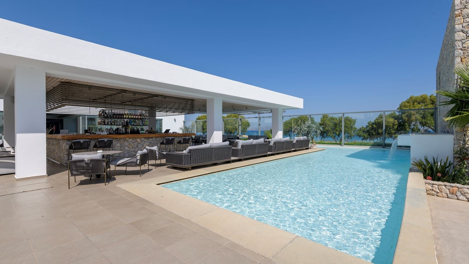 bars-radiant-pool-bar