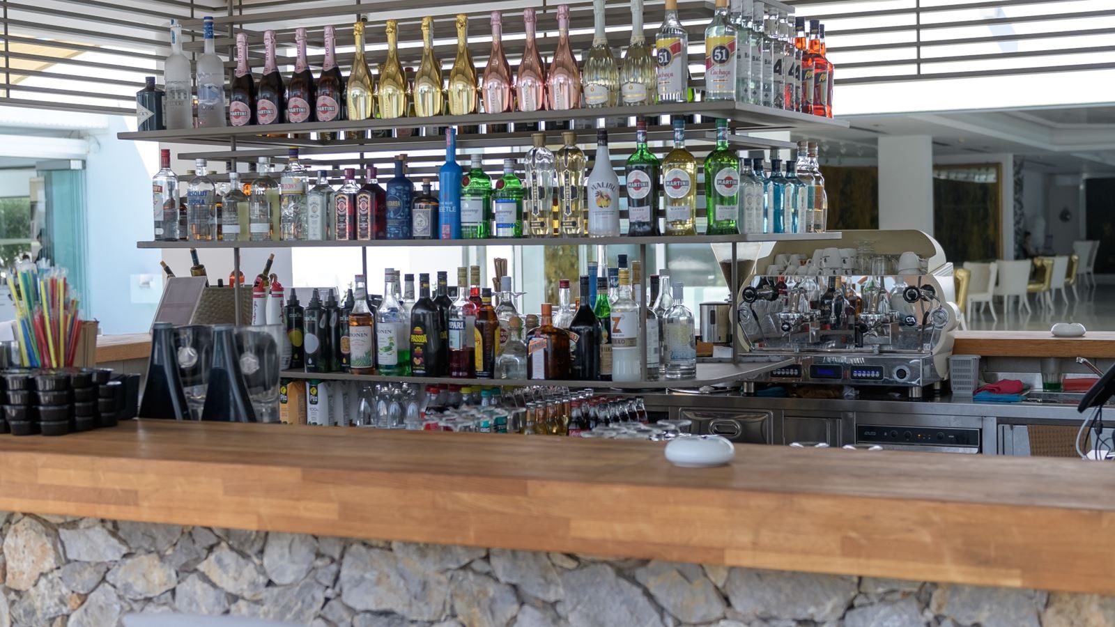 bars-radiant-pool-bar