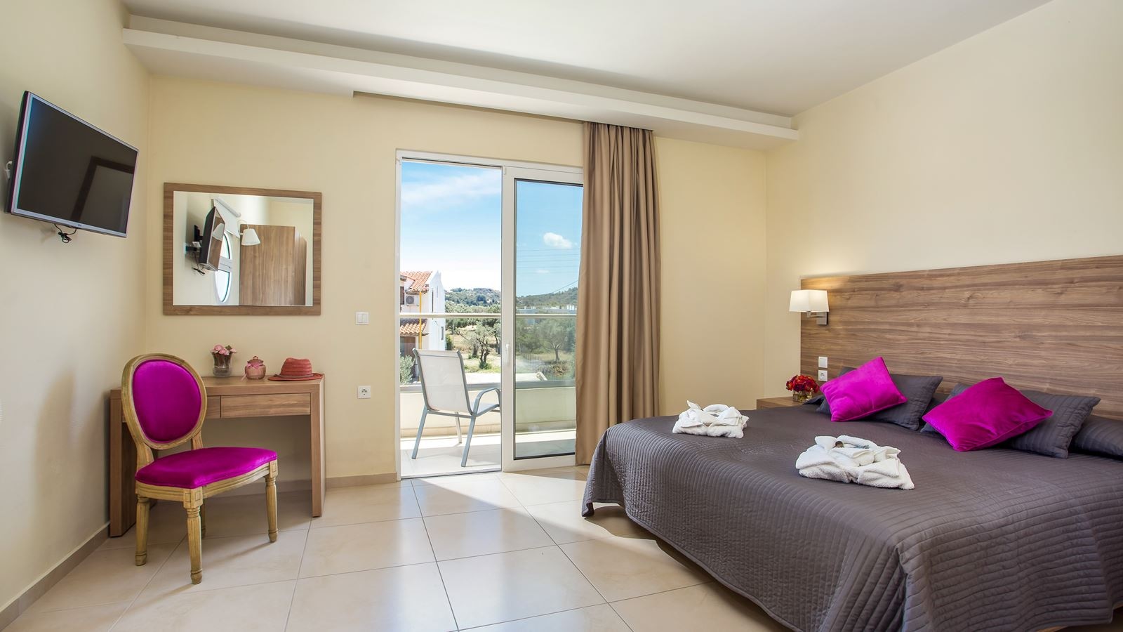 rooms-premium-double-room-with-balcony