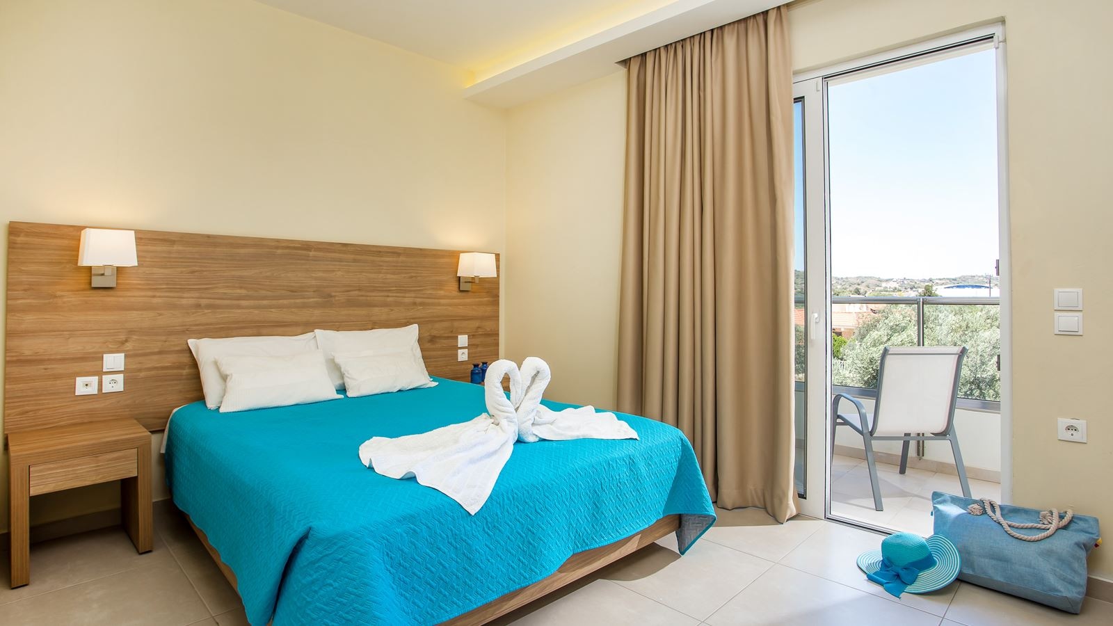 rooms-premium-double-room-with-balcony