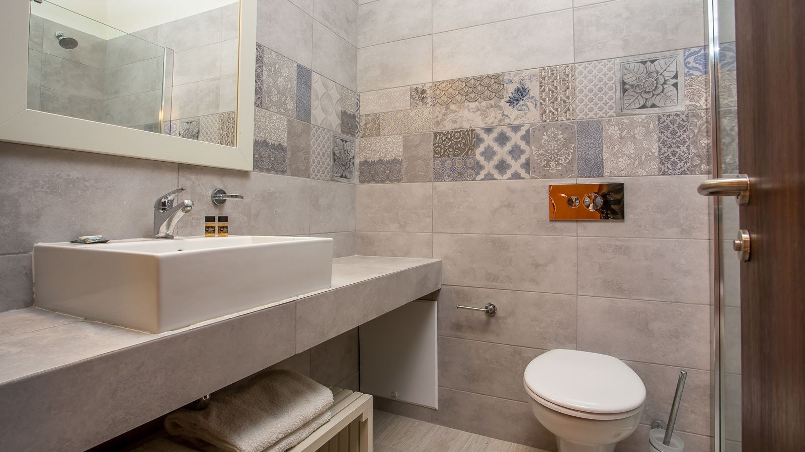 rooms-family-1-bedroom-room-with-balcony