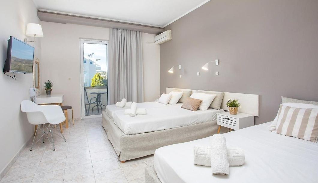 rooms-standard-triple-room-with-balcony