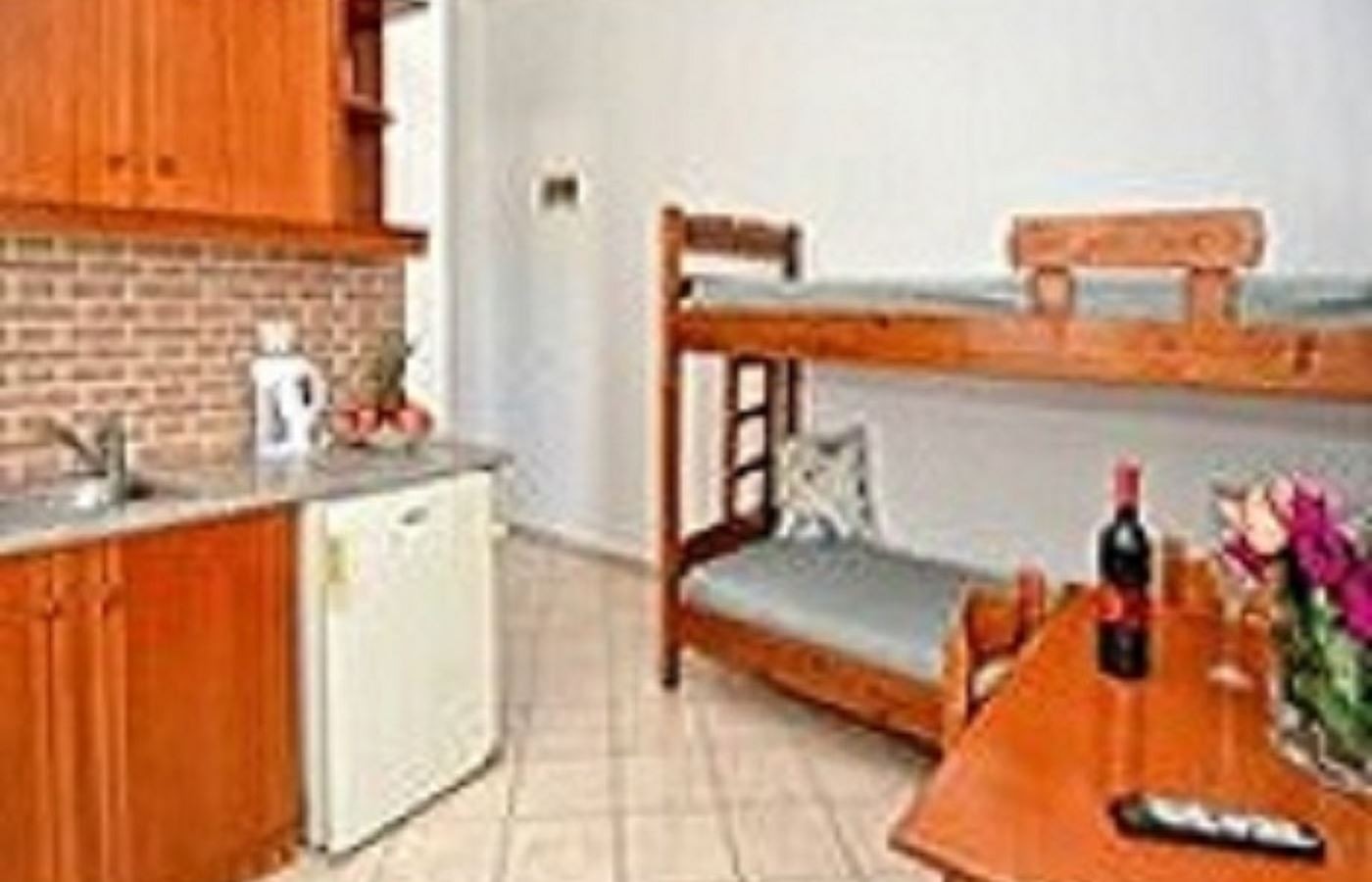 rooms-apartment-gardenview