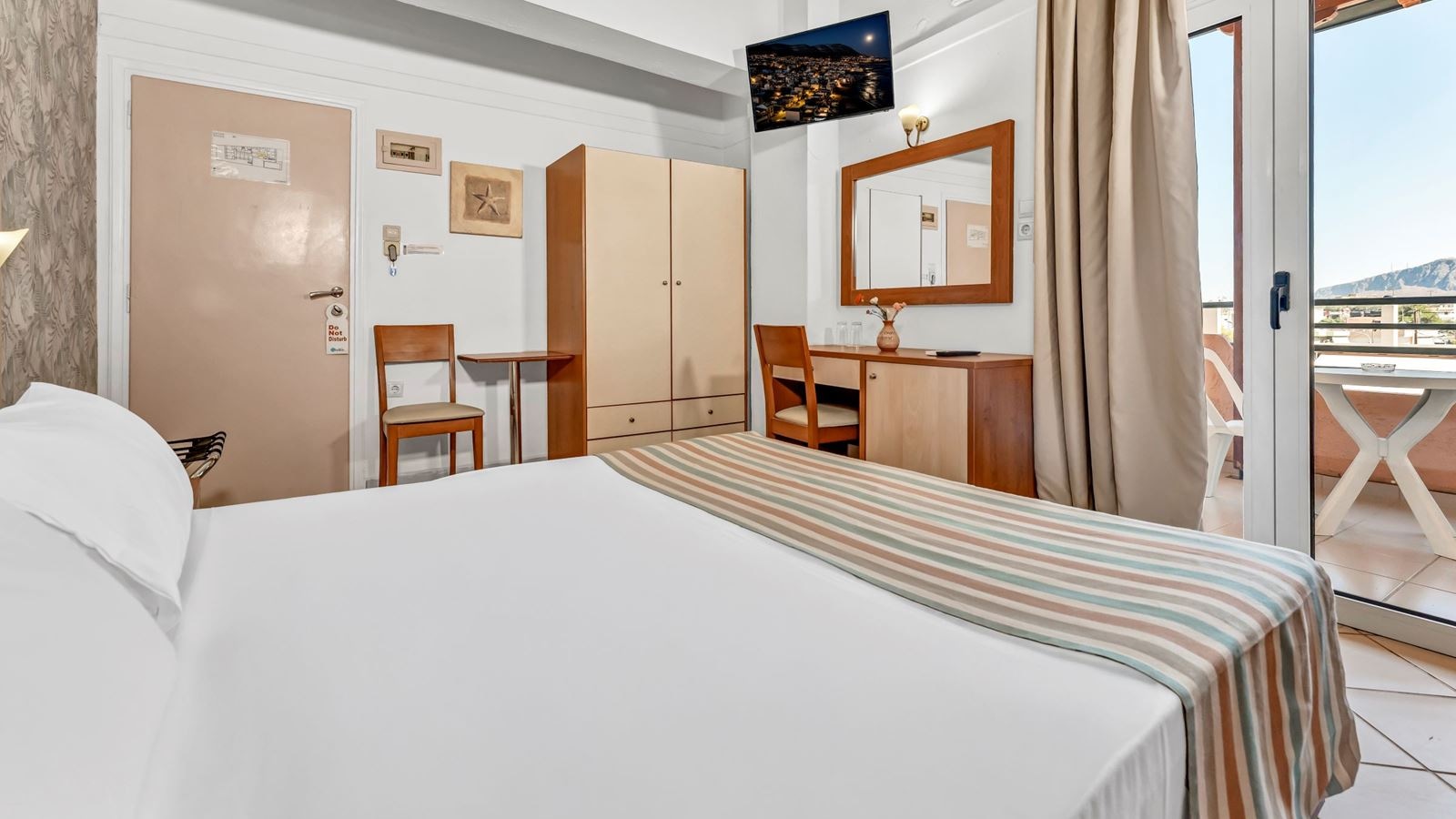 rooms-room-double-balcony-or-terrace