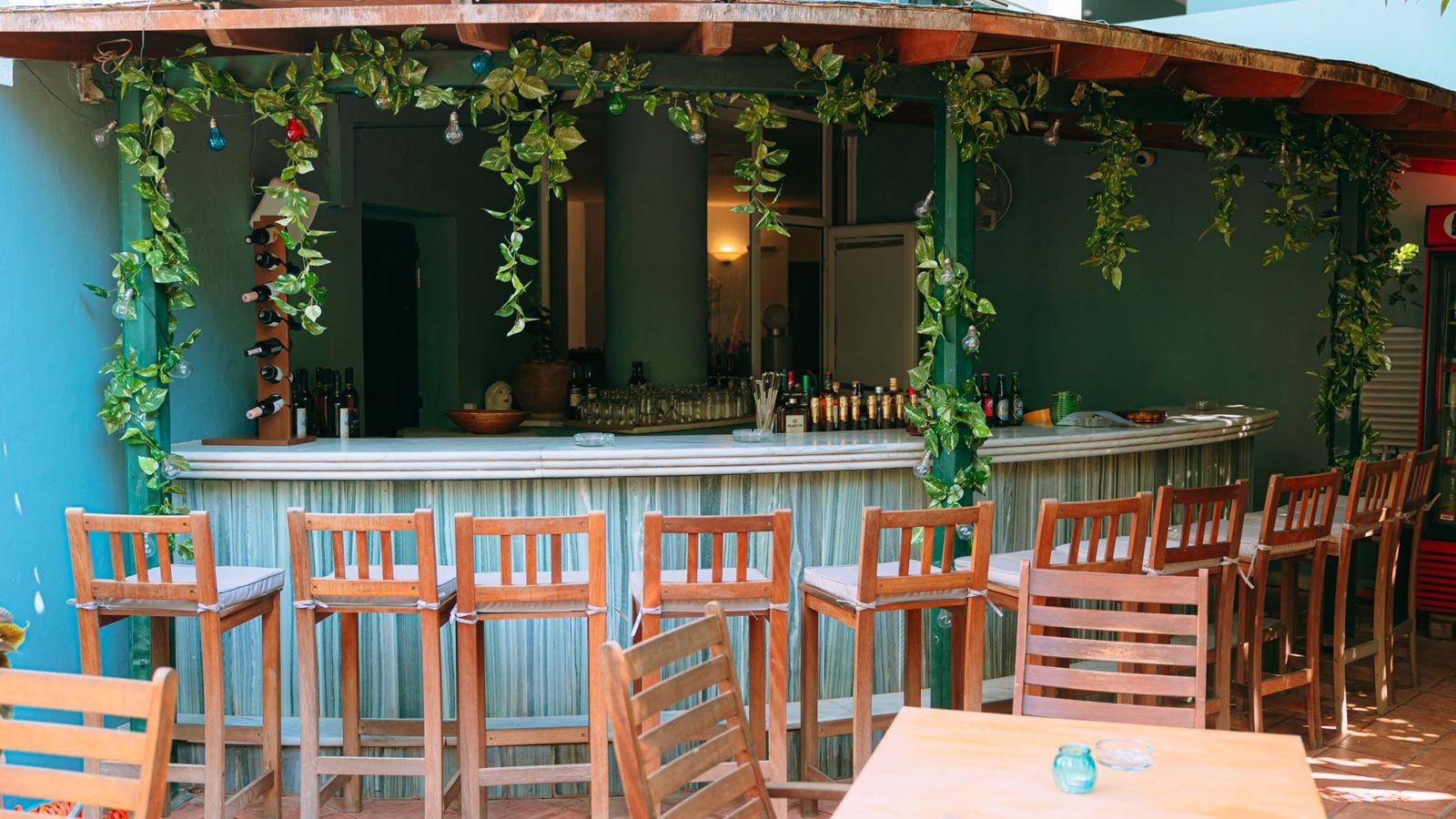 bars-santa-marina-lounge-bar