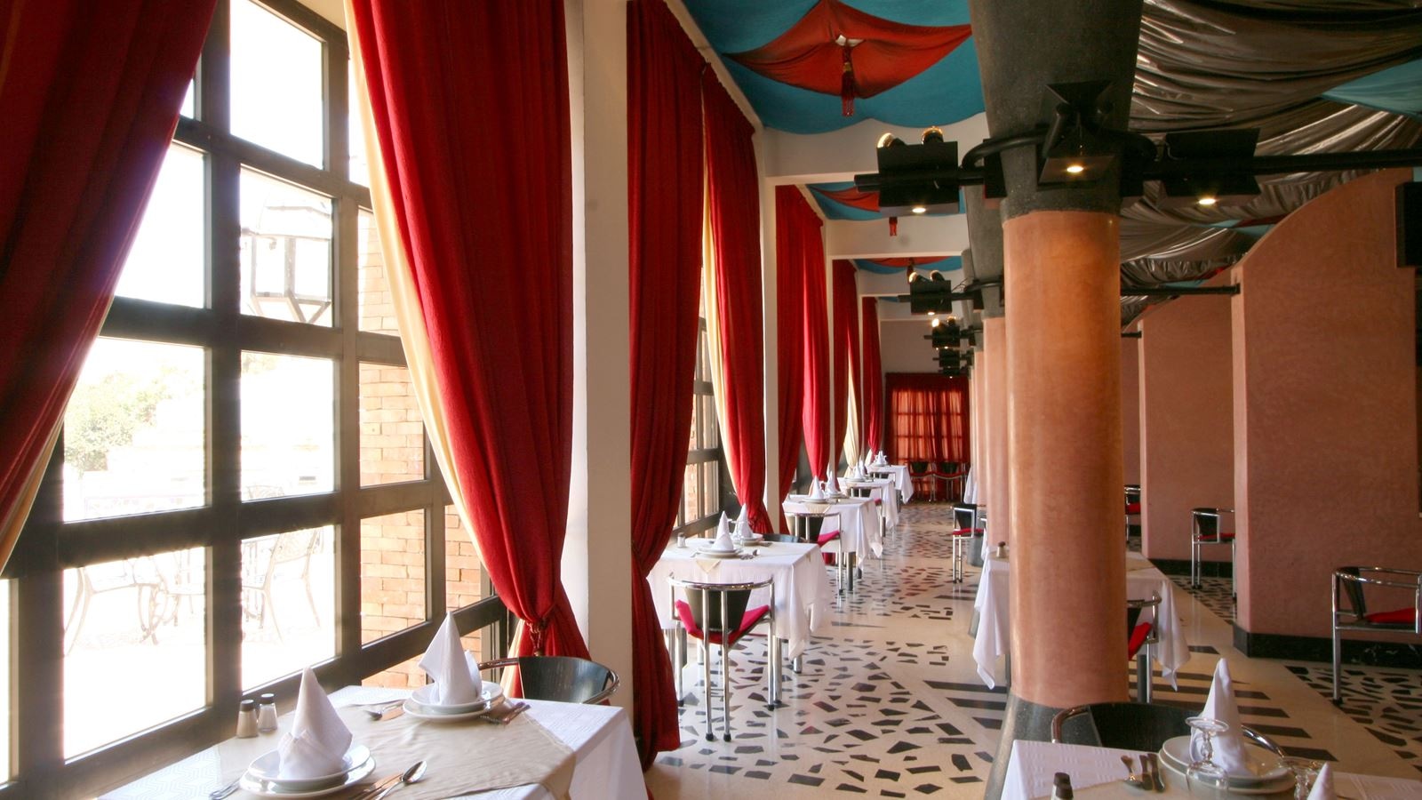 restaurants-main-restaurant