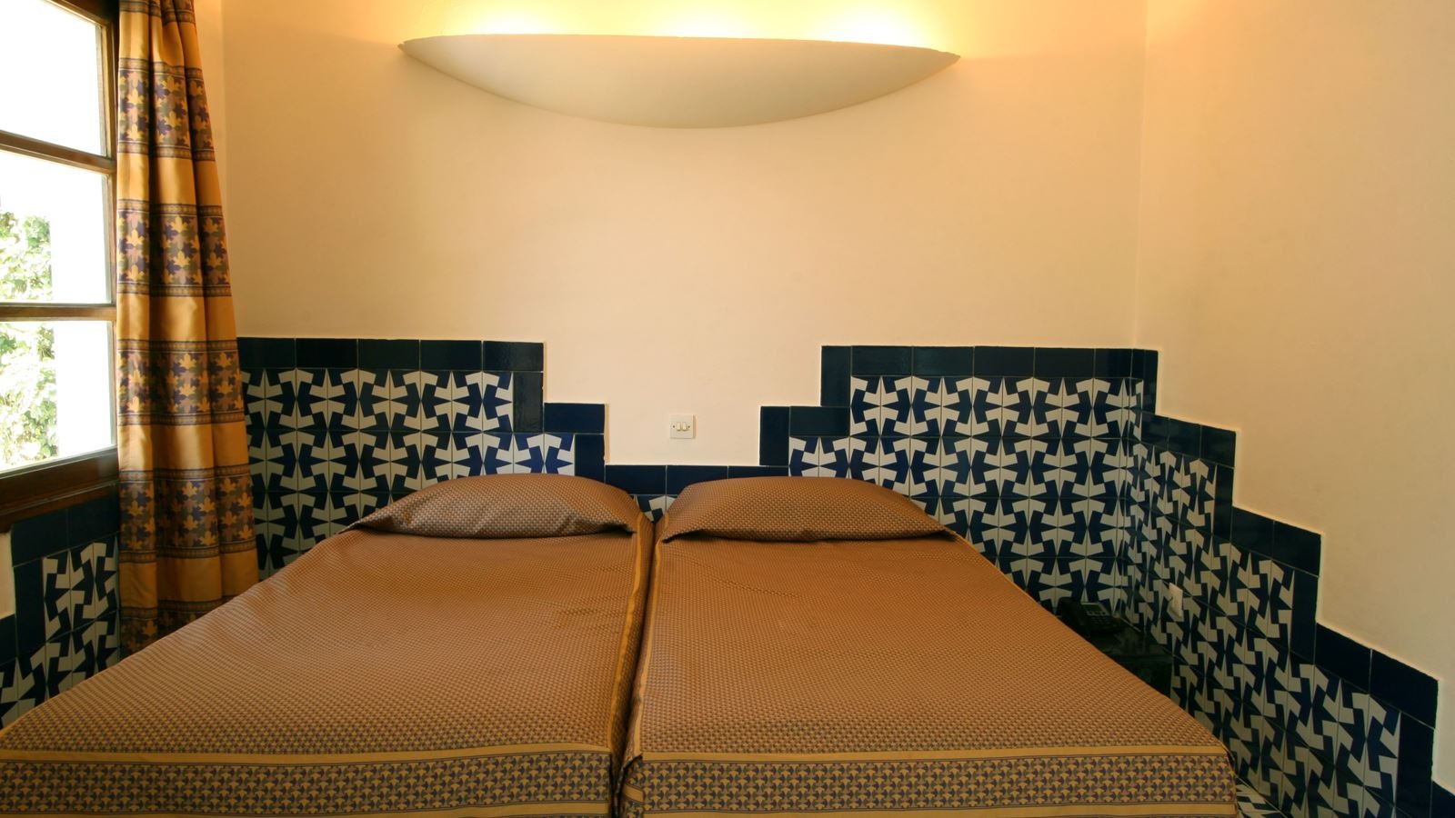 rooms-double-standard-room-balcony-or-terrace-senior-55+