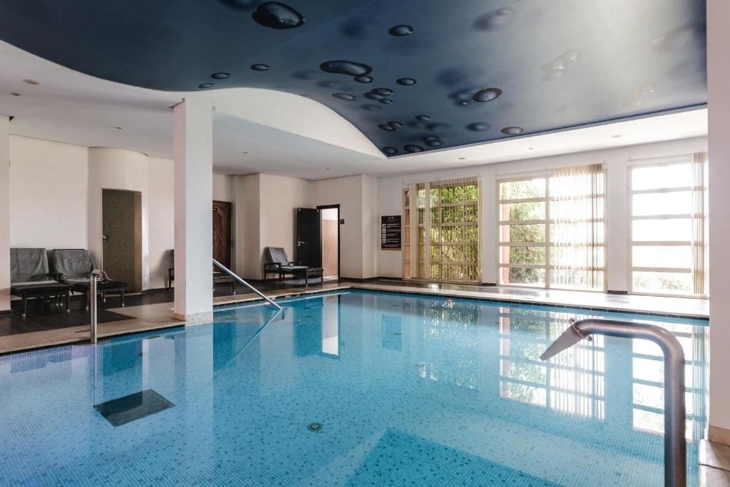 pools-indoor-pool