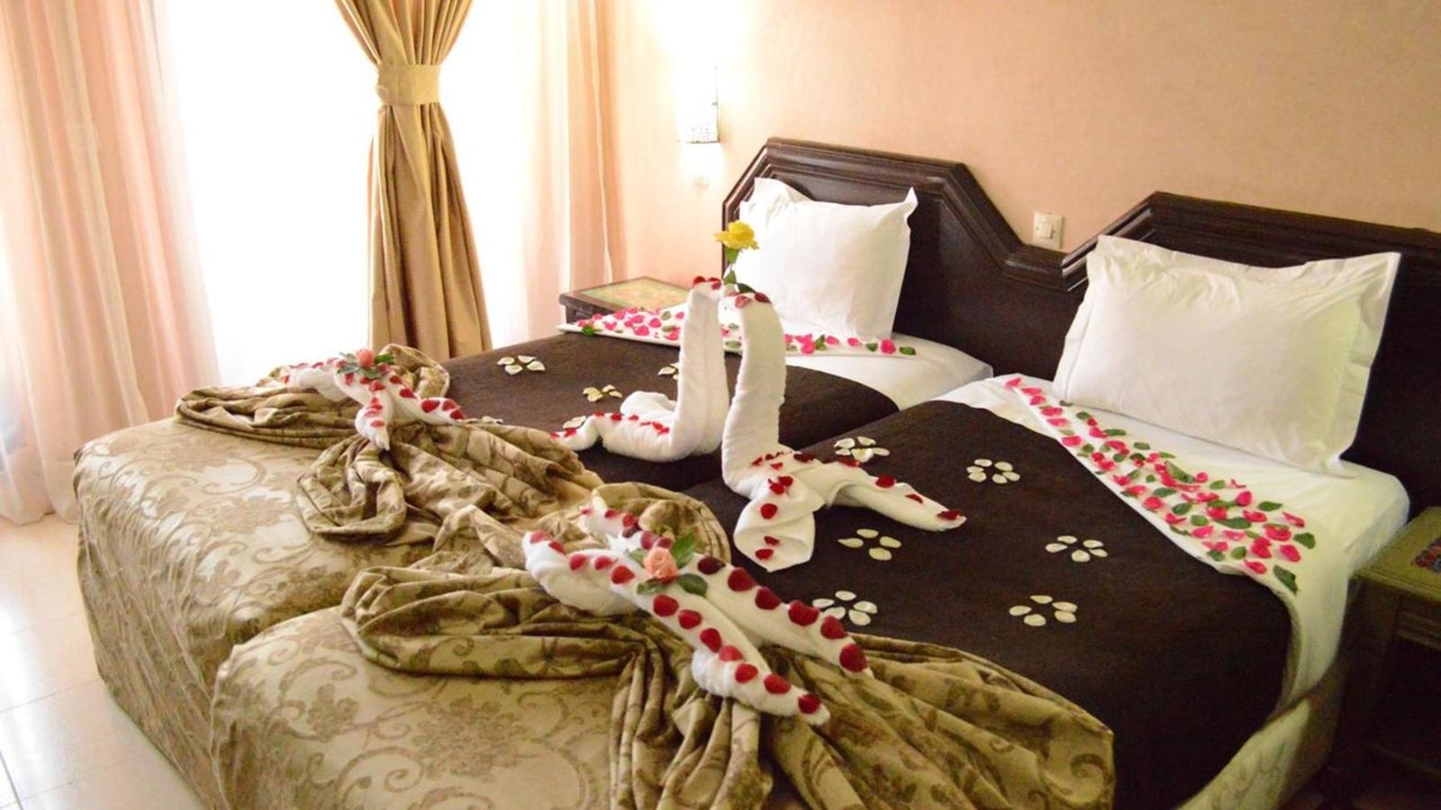 rooms-double-deluxe-room