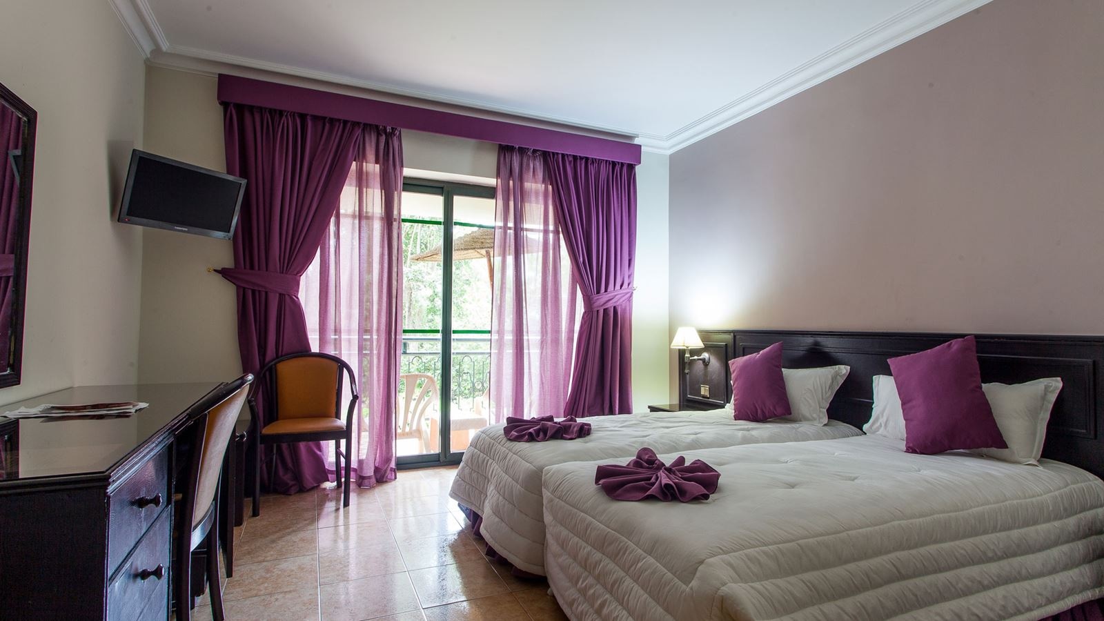 rooms-family-lodging-standard-connecting-rooms