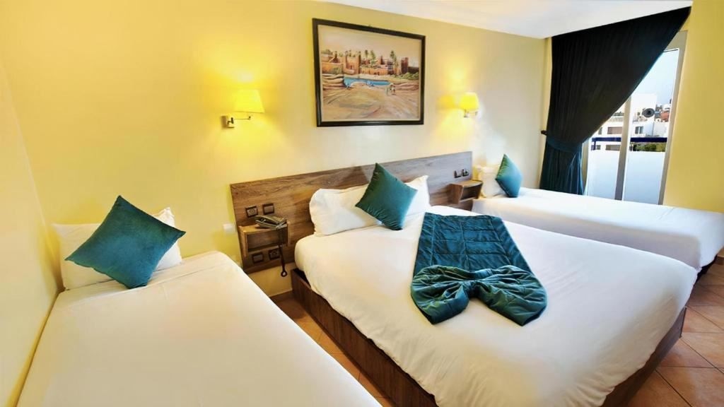 rooms-standard-suite-balcony-or-terrace