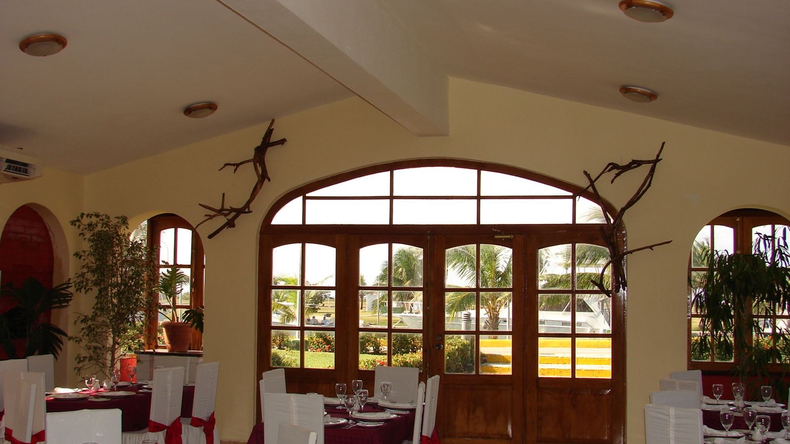 restaurants-restaurants