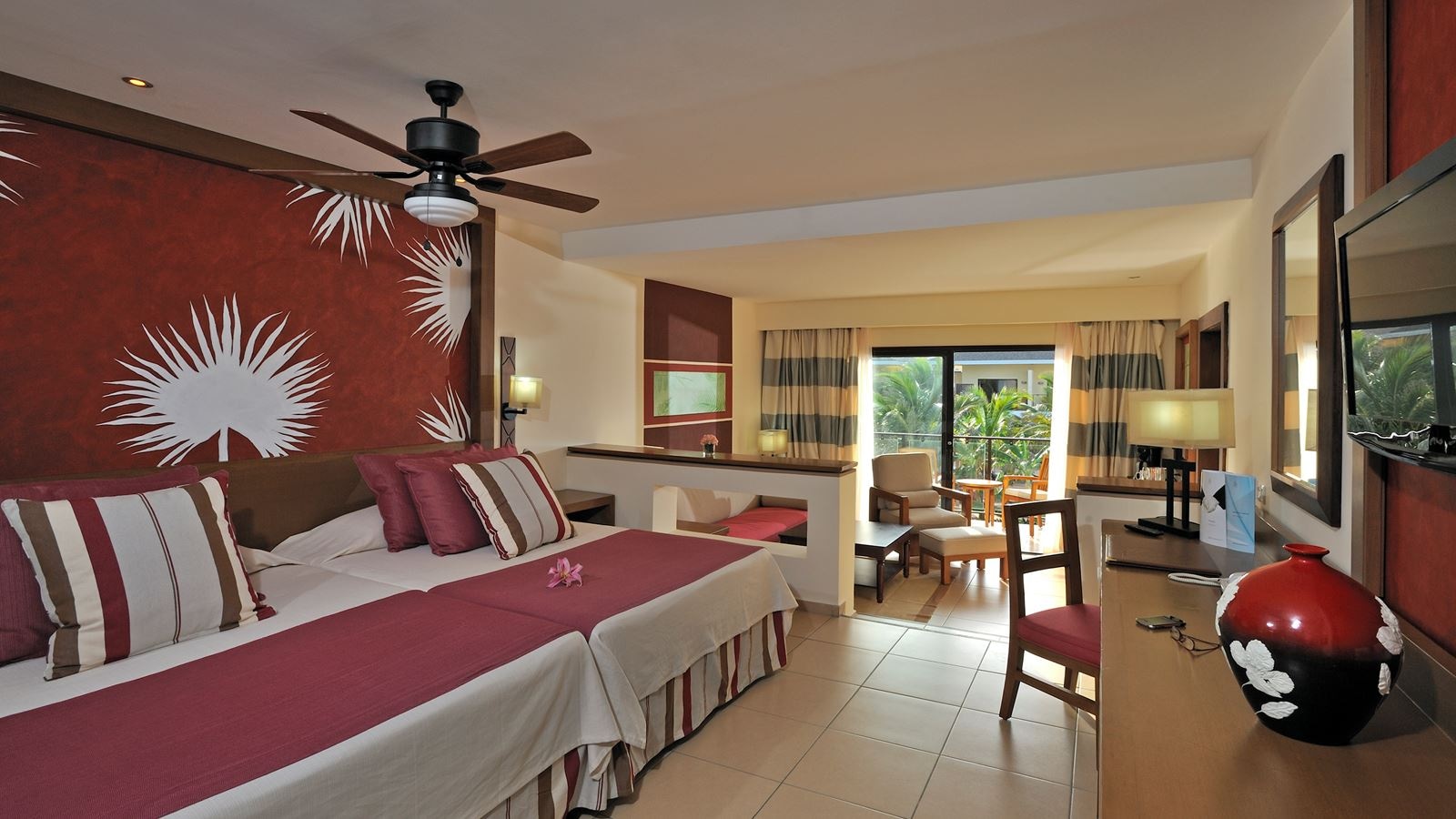 rooms-the-level-junior-suite