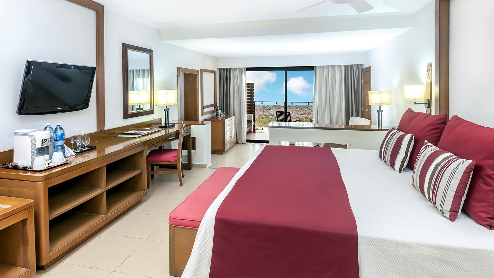 rooms-the-level-junior-suite-sea-view