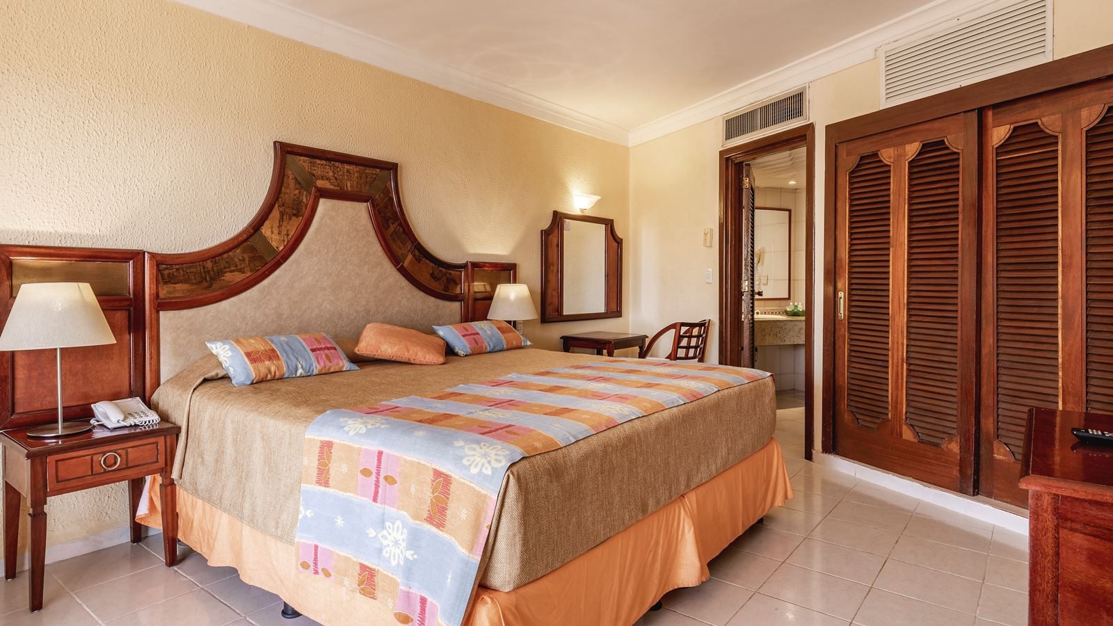 rooms-suite-priority-location