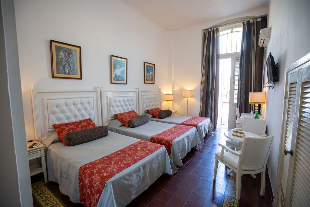 rooms-triple-room-with-balcony