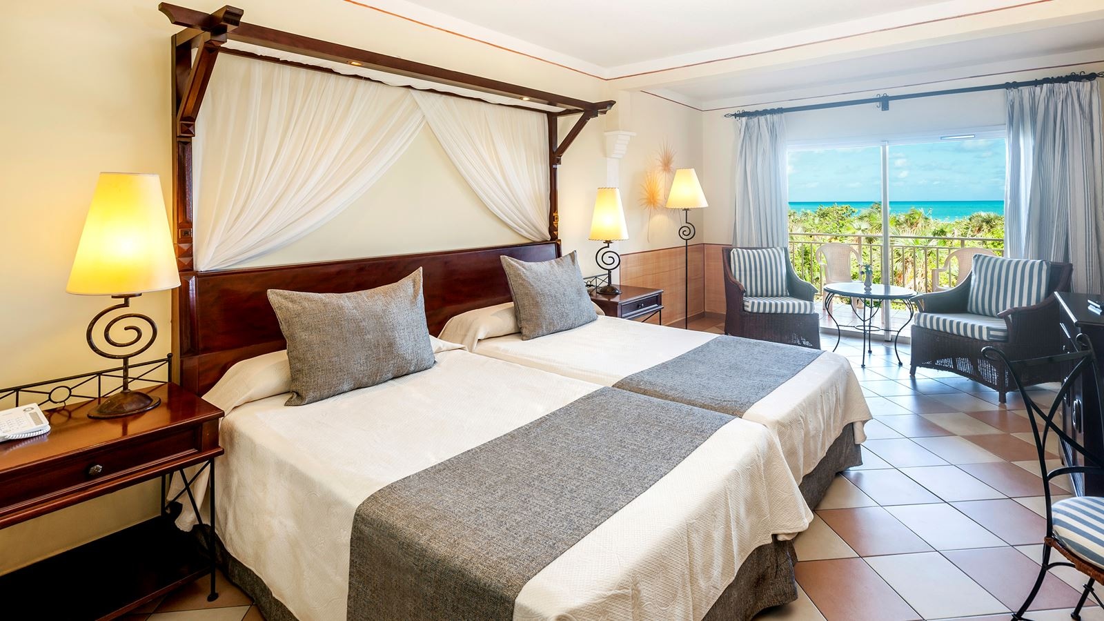 rooms-classic-room-sea-view