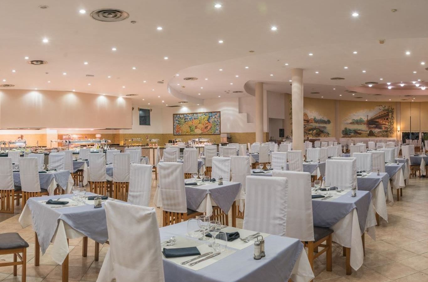 restaurants-restaurant