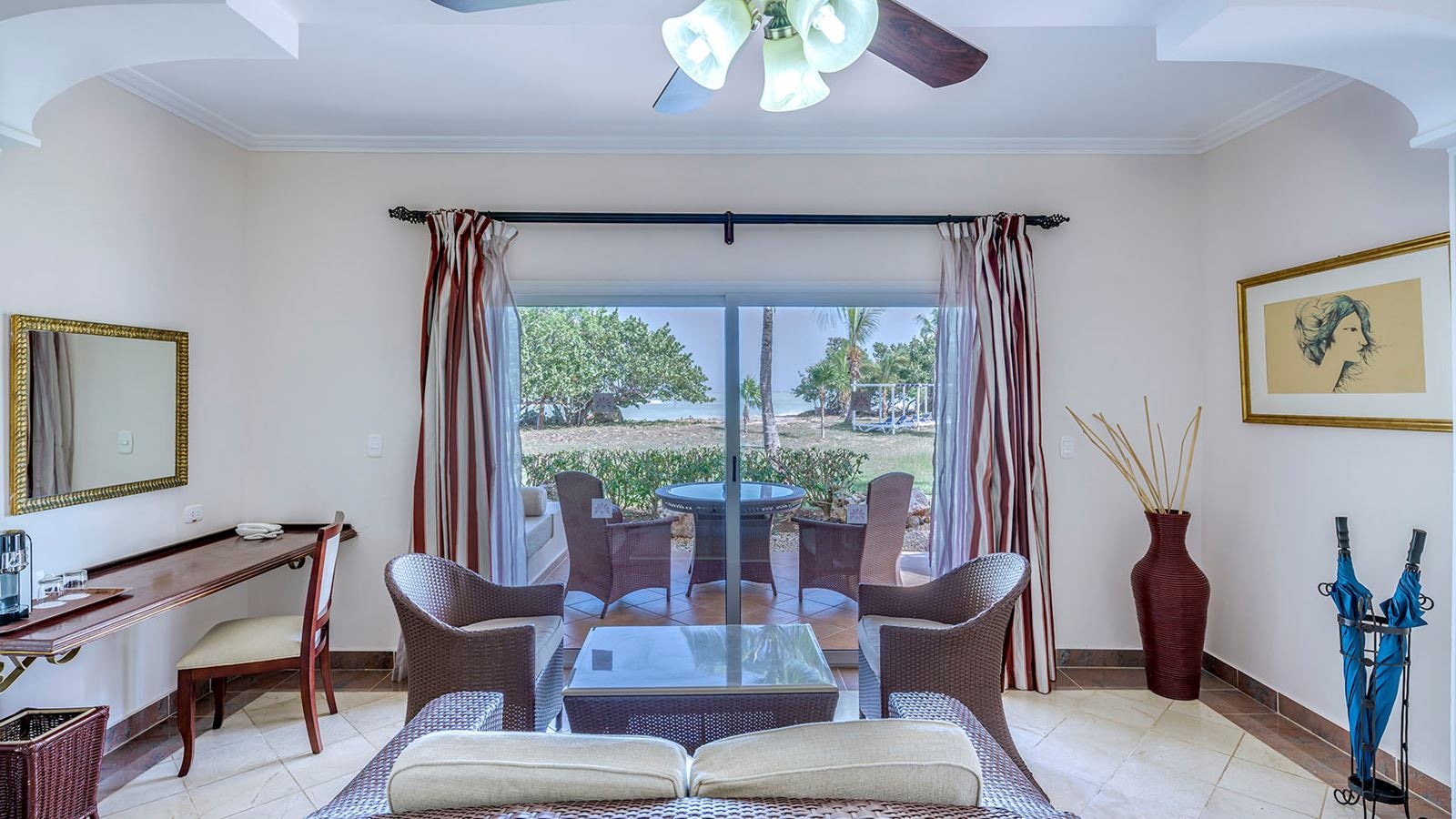 rooms-royal-service-junior-suite-ocean-view