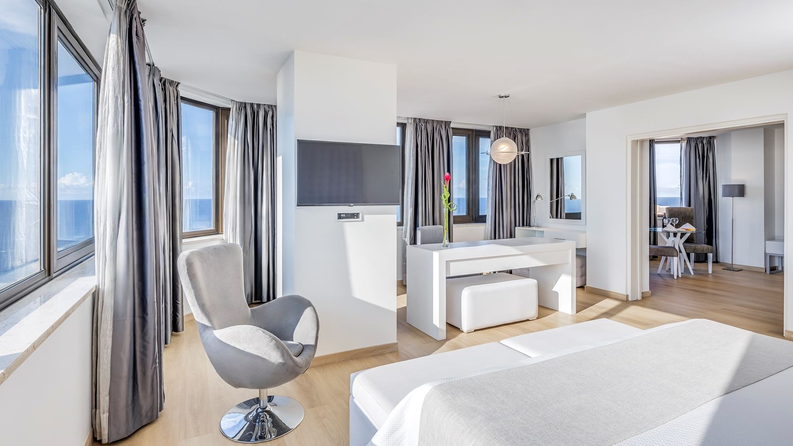 rooms-the-level-master-suite