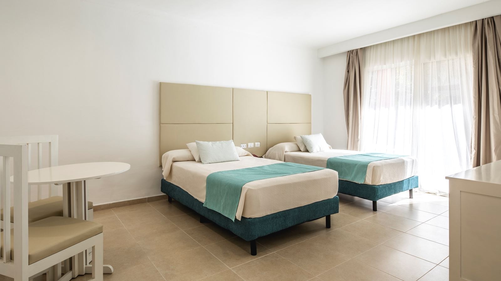 rooms-superior-deluxe-room