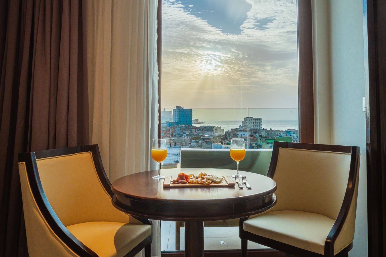 rooms-suite-terrace-panoramic-view