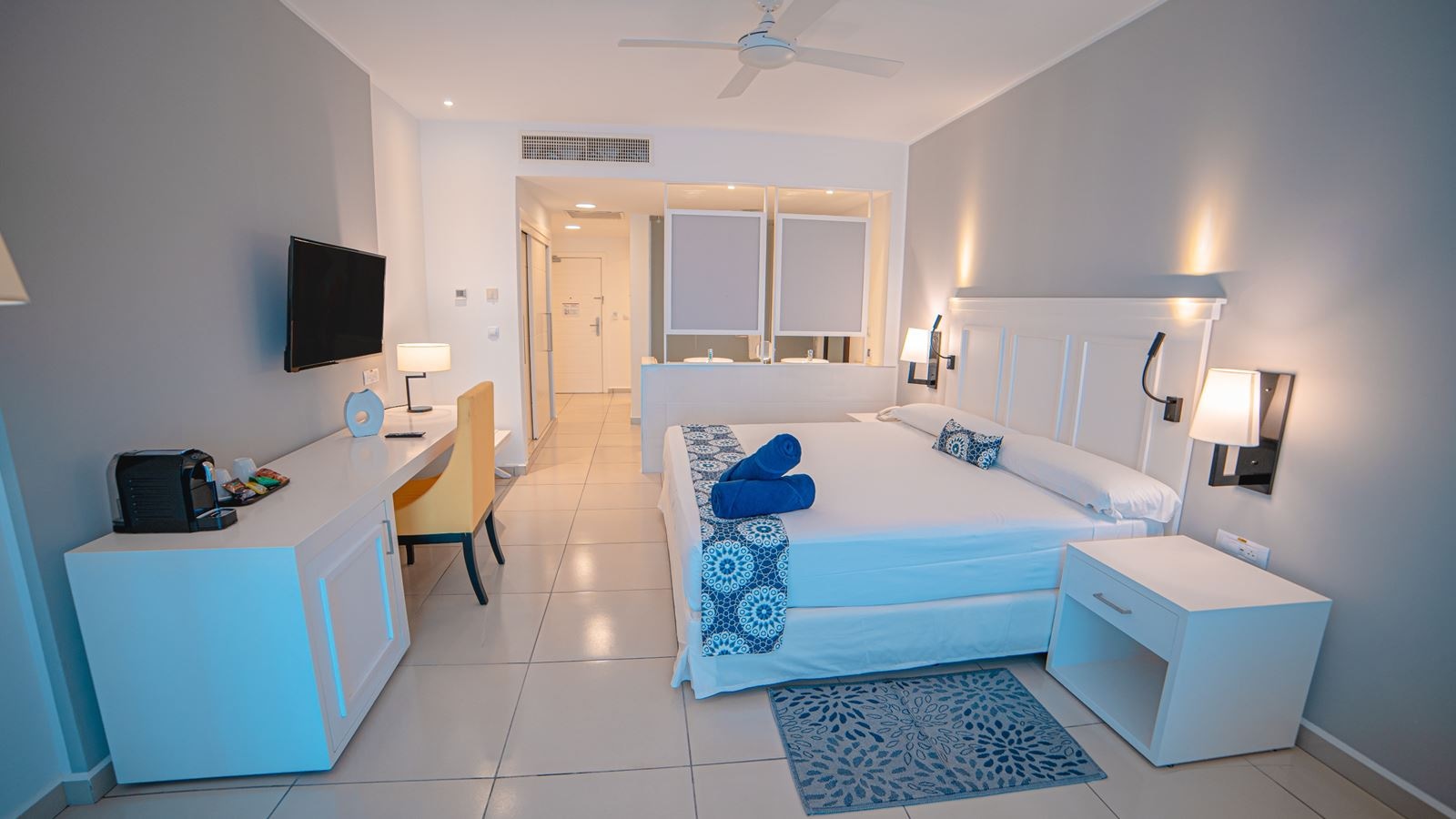 rooms-deluxe-junior-suite-ocean-view