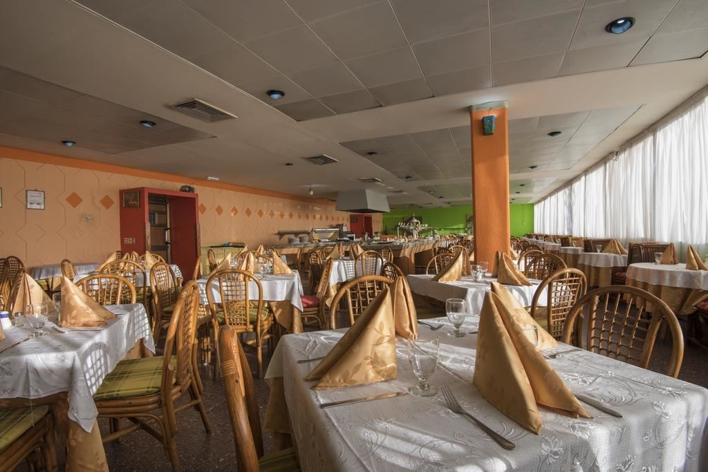 restaurants-restaurant