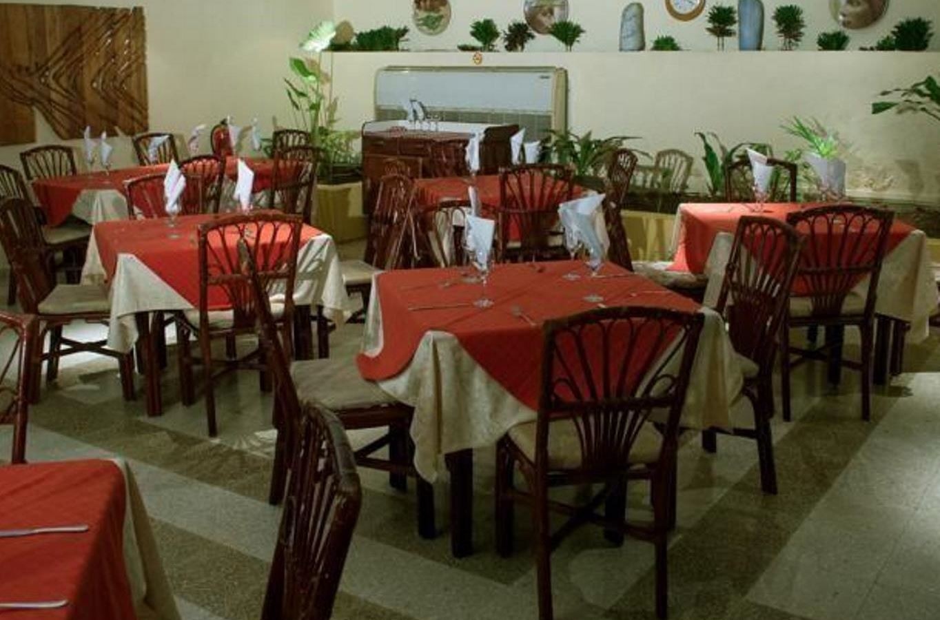 restaurants-restaurant