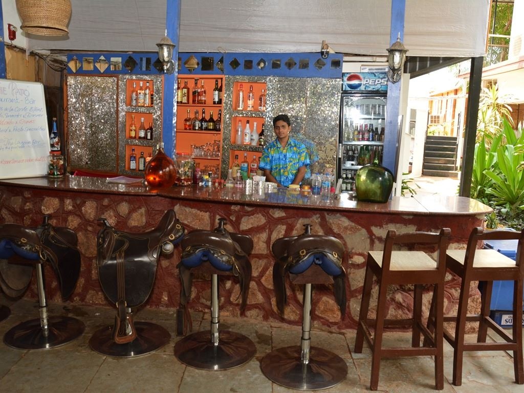 bars-the-laughing-tiger-bar