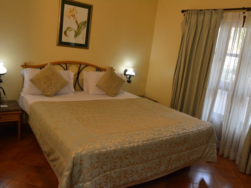 rooms-treepie-retreat