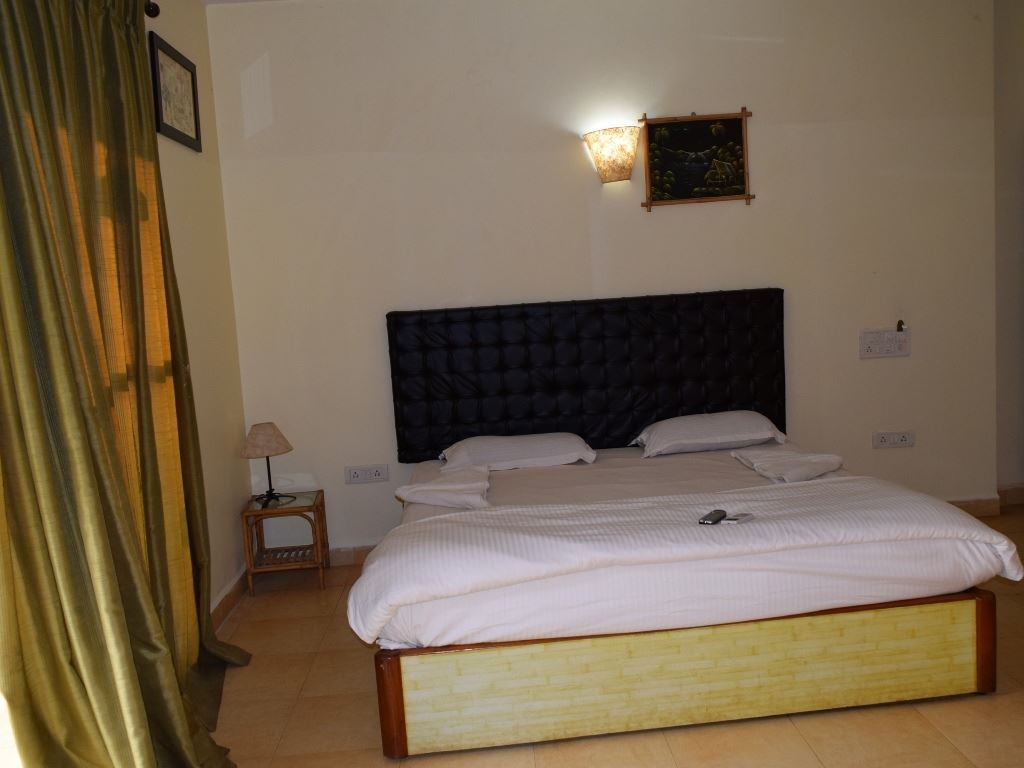 rooms-standard-ac-room