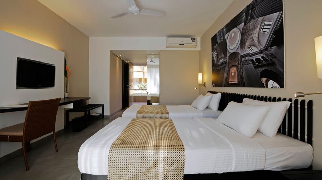 rooms-standard-room-with-balcony