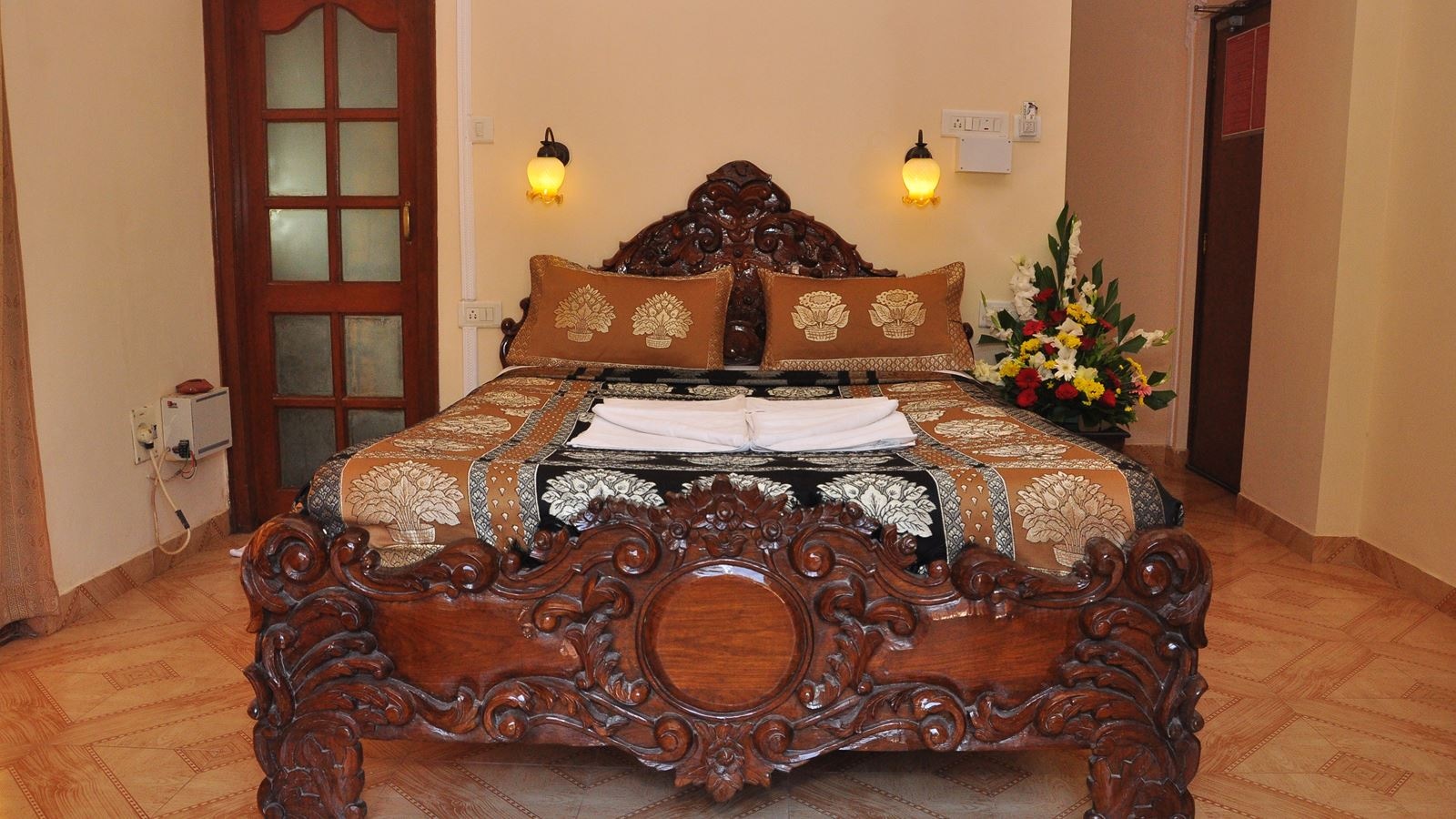 rooms-deluxe-room