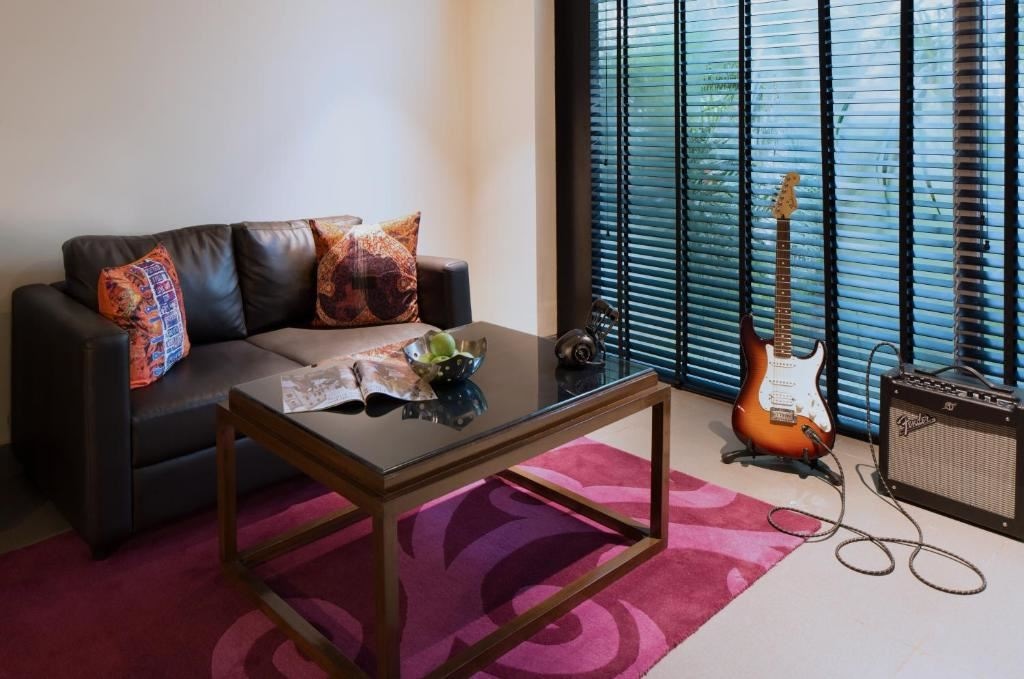 rooms-rock-suite