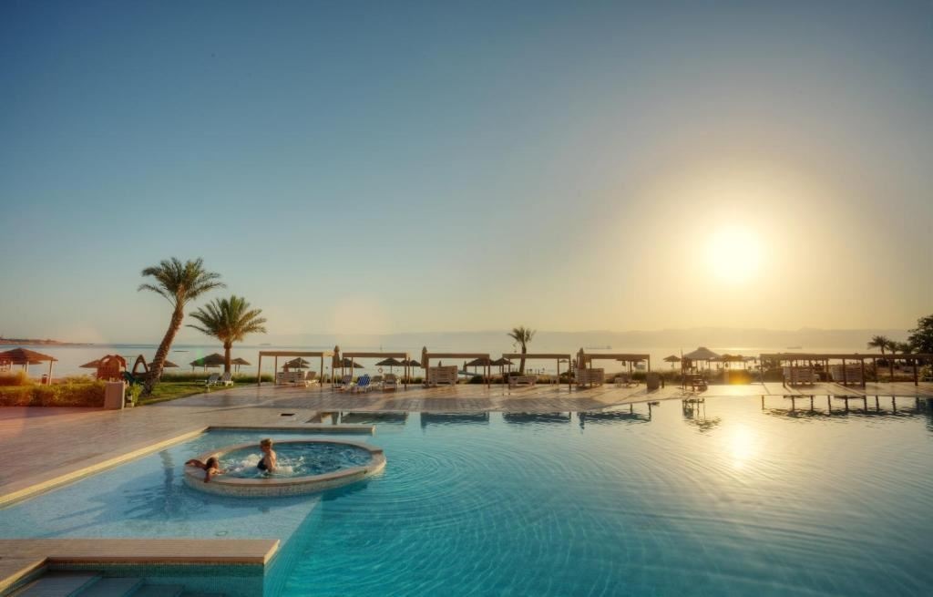 pools-outdoor-pool