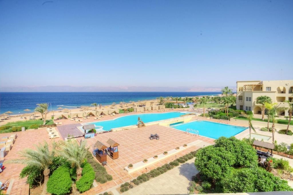 pools-outdoor-pool